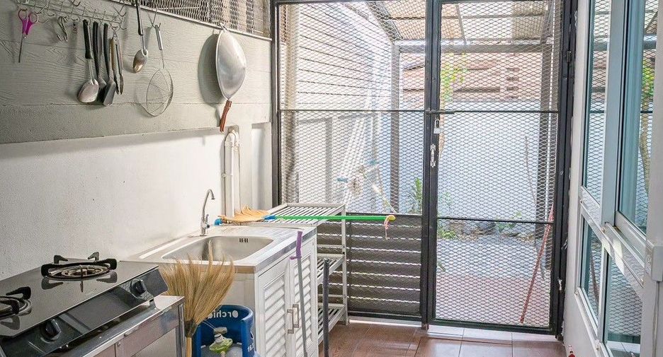 For rent 3 bedrooms townhouse in Mueang Chiang Mai, Chiang Mai