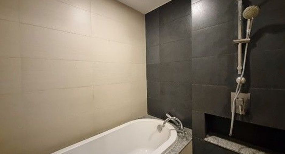 Condo en alquiler de 2 habitaciones en Khlong Toei, Bangkok