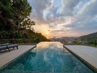 For rent 4 bedrooms villa in Mueang Phuket, Phuket
