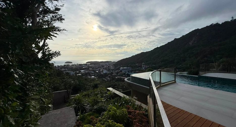 For rent 4 bedrooms villa in Mueang Phuket, Phuket