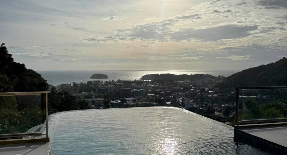 For rent 4 bedrooms villa in Mueang Phuket, Phuket