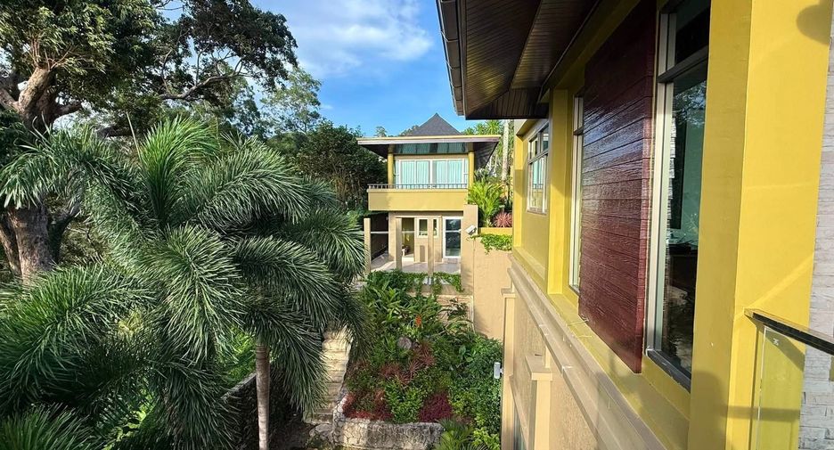 For rent 4 bedrooms villa in Mueang Phuket, Phuket