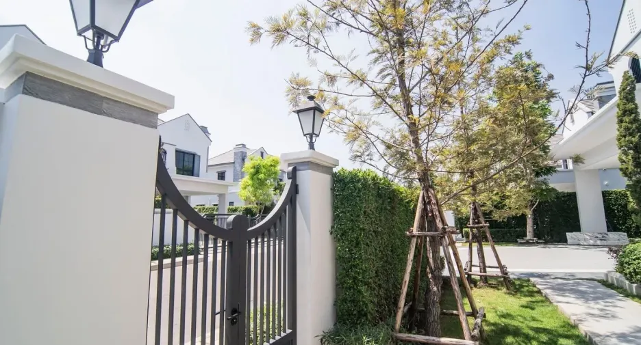 ขาย และ ให้เช่า 4 ห้องนอน บ้านเดี่ยว ใน สะพานสูง, กรุงเทพฯ
