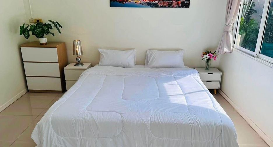 Haus zur Miete mit 5 Zimmer in Watthana, Bangkok