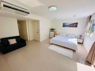 Haus zur Miete mit 5 Zimmer in Watthana, Bangkok