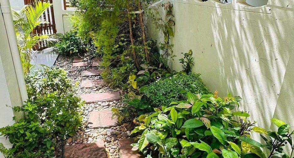 Haus zur Miete mit 5 Zimmer in Watthana, Bangkok
