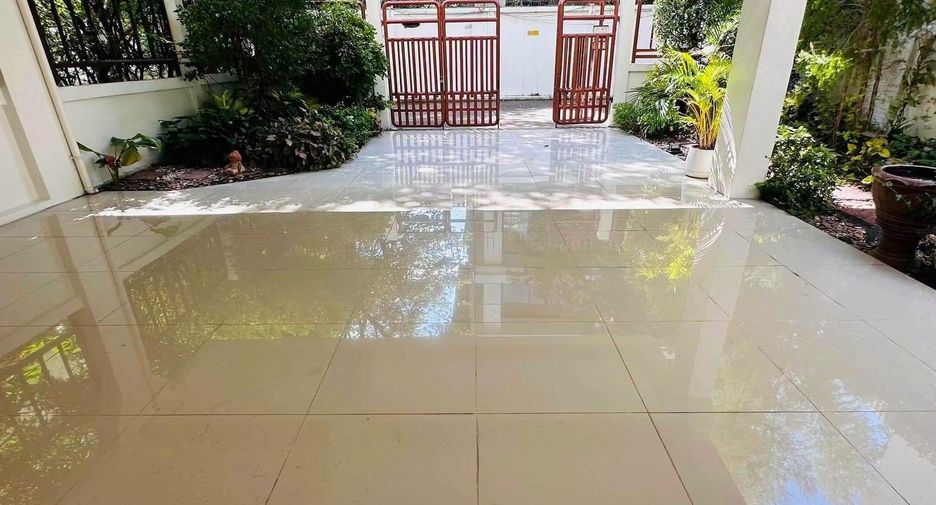 Haus zur Miete mit 5 Zimmer in Watthana, Bangkok