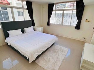 Haus zur Miete mit 5 Zimmer in Watthana, Bangkok
