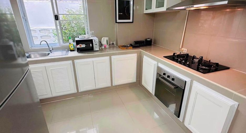 Haus zur Miete mit 5 Zimmer in Watthana, Bangkok