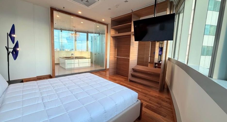Condo en alquiler de 4 habitaciones en Khlong Toei, Bangkok
