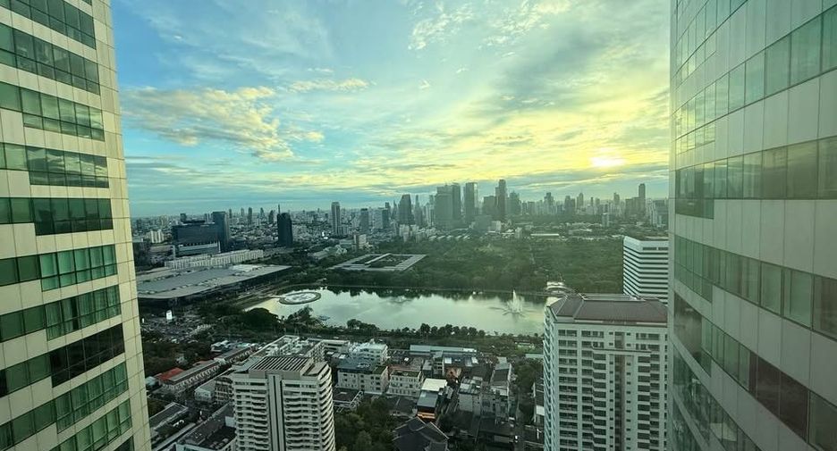 Condo en alquiler de 4 habitaciones en Khlong Toei, Bangkok