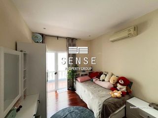 For rent 5 bedrooms house in Phra Khanong, Bangkok
