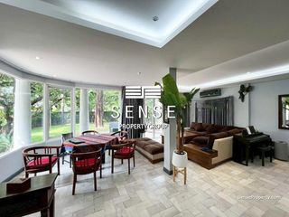 For rent 5 bedrooms house in Phra Khanong, Bangkok