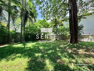 For rent 5 bedrooms house in Phra Khanong, Bangkok