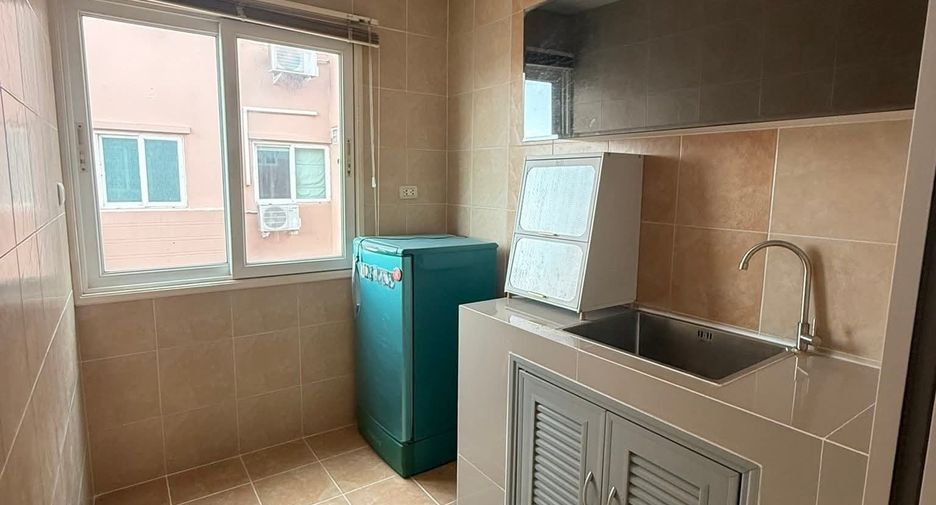 For rent 1 bed condo in Huai Khwang, Bangkok