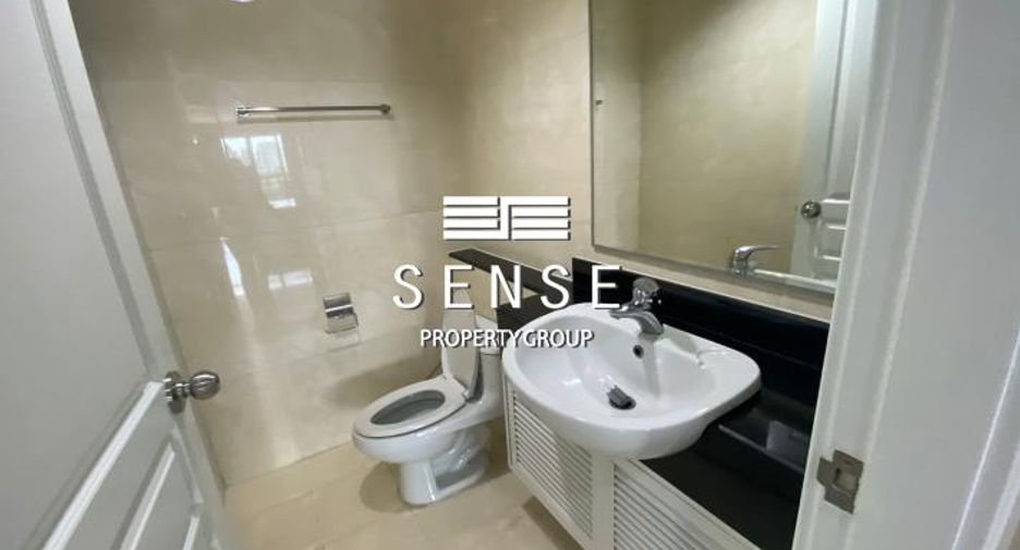 Condo en alquiler de 3 habitaciones en Khlong Toei, Bangkok