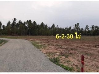 Terreno en venta en Si Racha, Chonburi