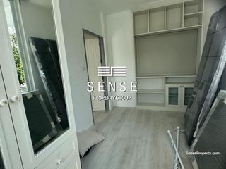 For rent 4 bedrooms house in Phra Khanong, Bangkok