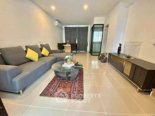 For sale 3 bedrooms townhouse in Saphan Sung, Bangkok