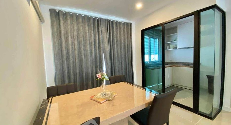 À vendre 3 chambres maison de ville à Saphan Sung, Bangkok