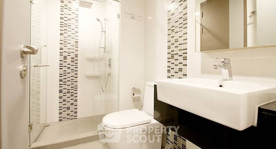 For sale 1 bed condo in Khlong Toei, Bangkok