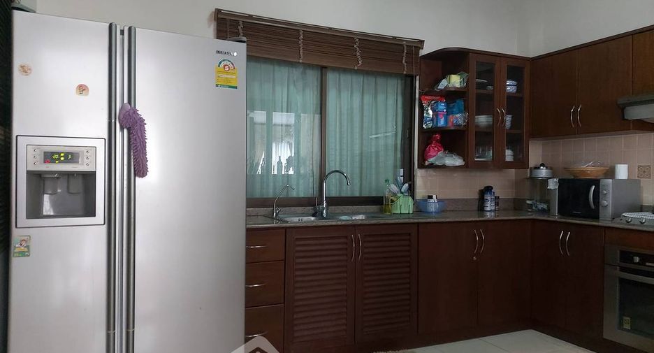 For sale 4 bedrooms house in Bang Lamung, Chonburi