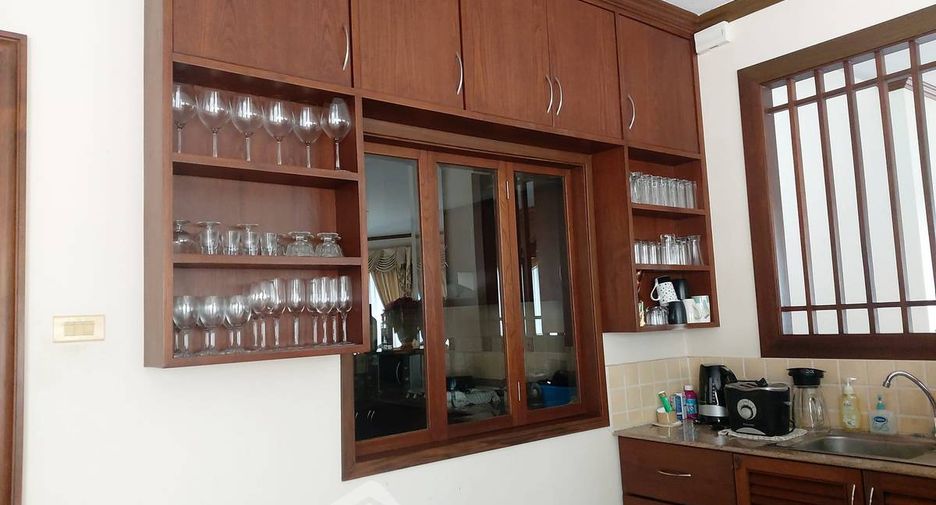 For sale 4 bedrooms house in Bang Lamung, Chonburi