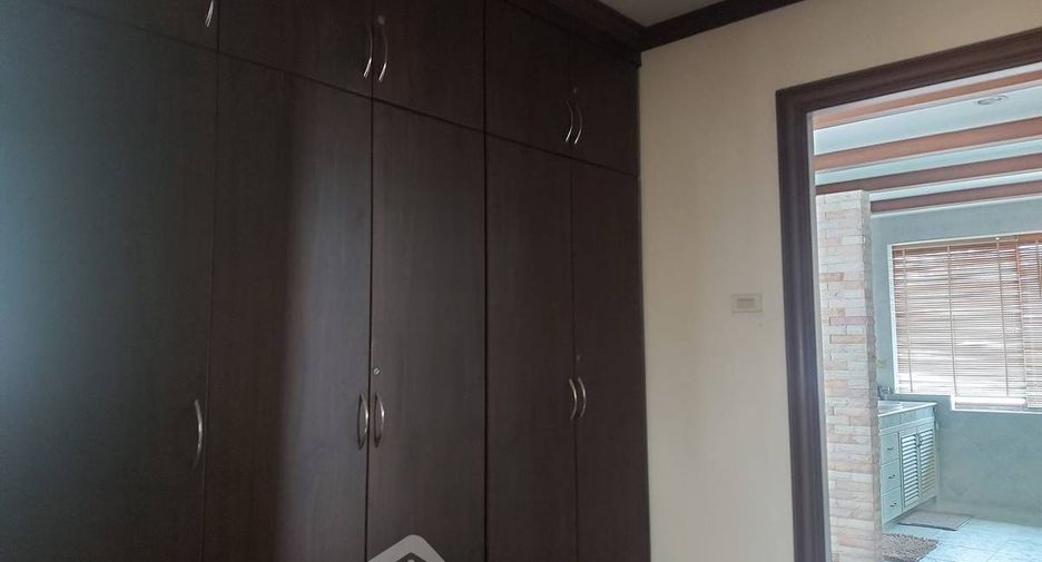 For sale 4 bedrooms house in Bang Lamung, Chonburi