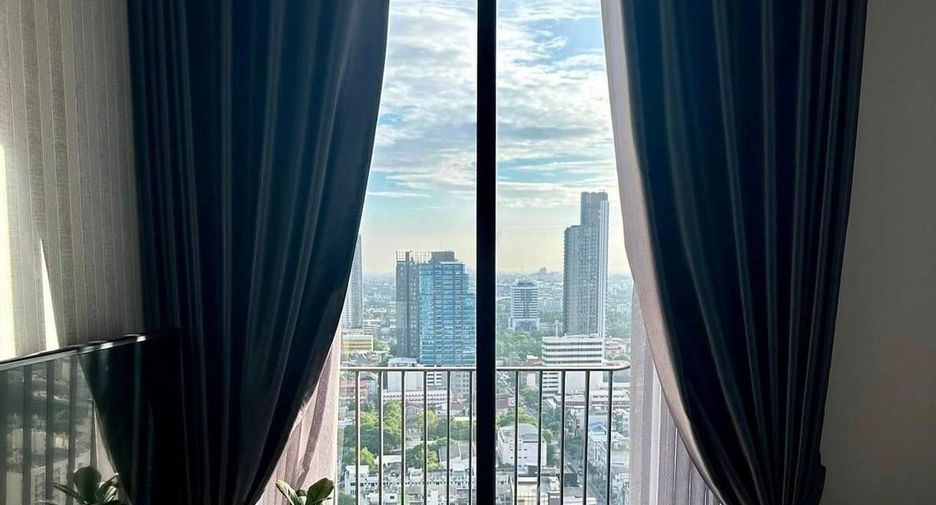 À vendre 2 chambres condo à Watthana, Bangkok