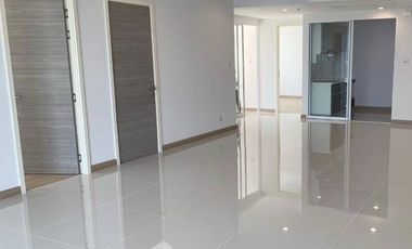 À vendre 2 chambres condo à Yan Nawa, Bangkok