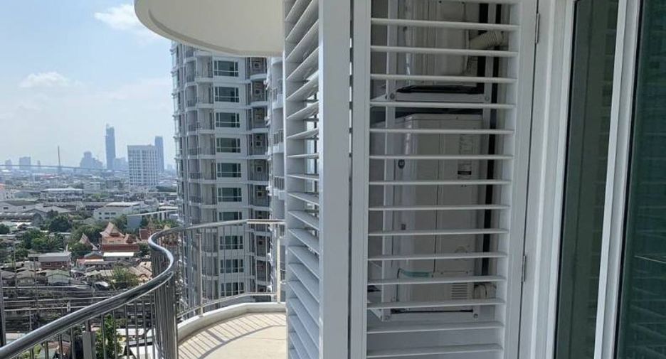 À vendre 2 chambres condo à Yan Nawa, Bangkok