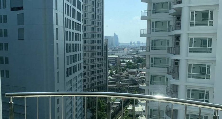 À vendre 2 chambres condo à Yan Nawa, Bangkok