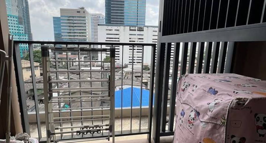 For sale 1 bed condo in Khlong Toei, Bangkok