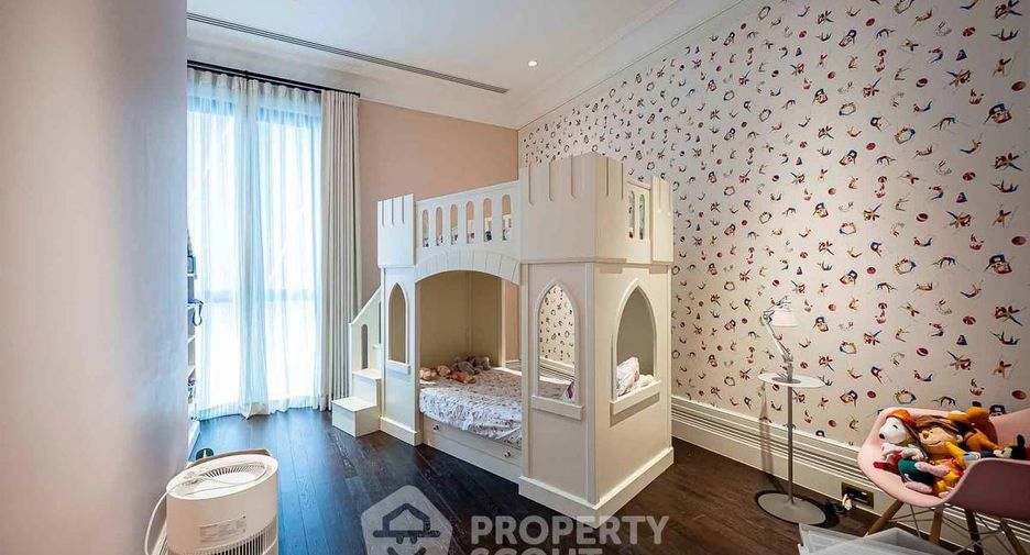 For sale 3 bedrooms condo in Pathum Wan, Bangkok