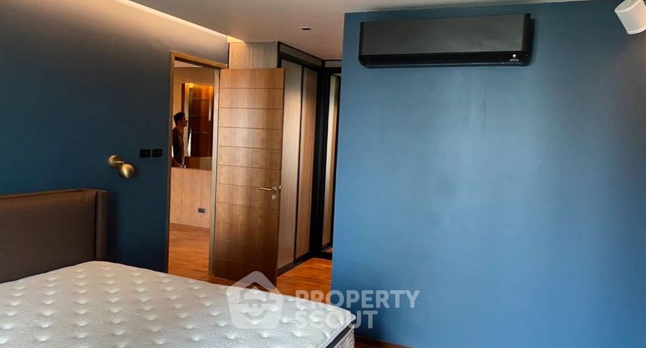For rent 2 bedrooms condo in Pathum Wan, Bangkok