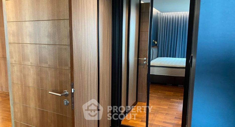 For rent 2 bedrooms condo in Pathum Wan, Bangkok