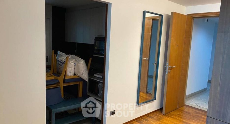 For rent 2 bedrooms condo in Pathum Wan, Bangkok