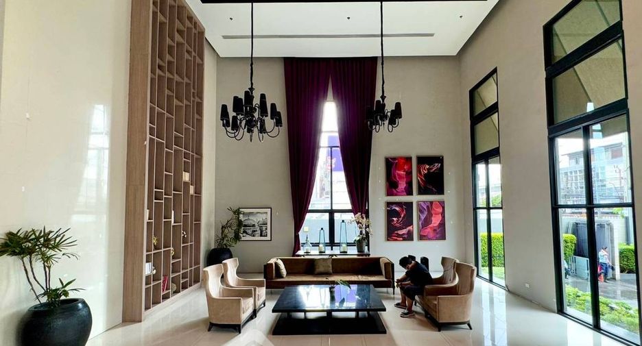 For rent 2 bedrooms condo in Watthana, Bangkok