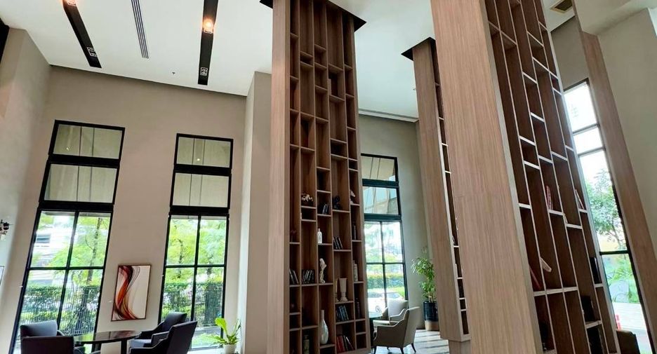 For rent 2 bedrooms condo in Watthana, Bangkok