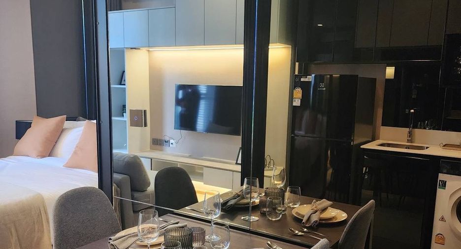 For rent 1 bed condo in Phaya Thai, Bangkok