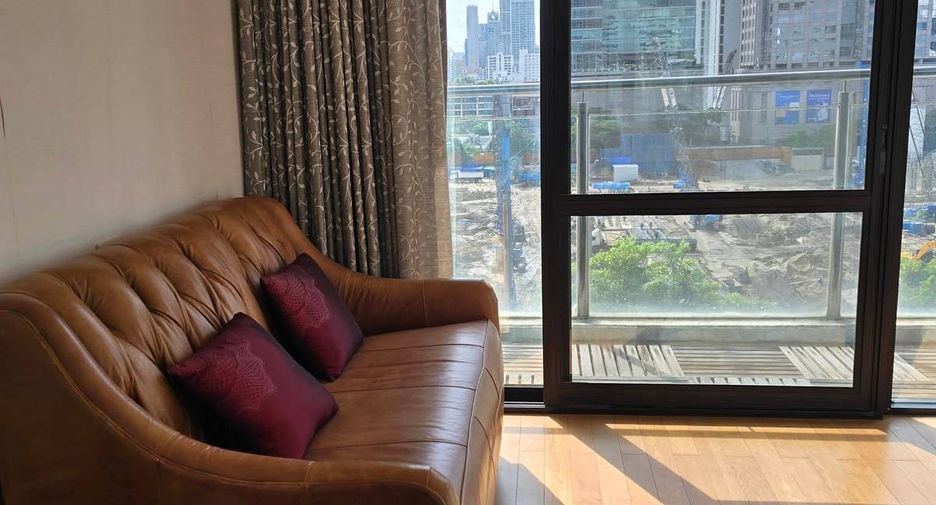 For rent 2 bedrooms condo in Pathum Wan, Bangkok