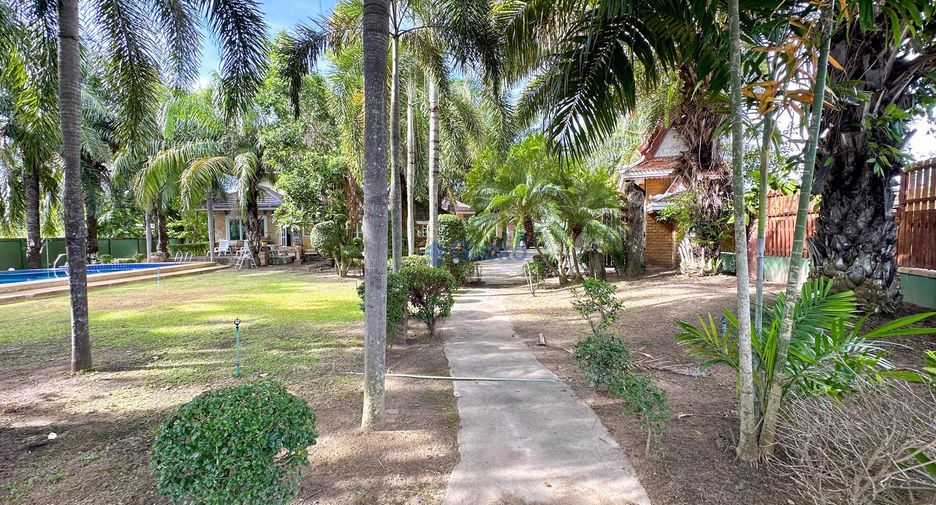 For rent 3 bedrooms house in Huay Yai, Pattaya
