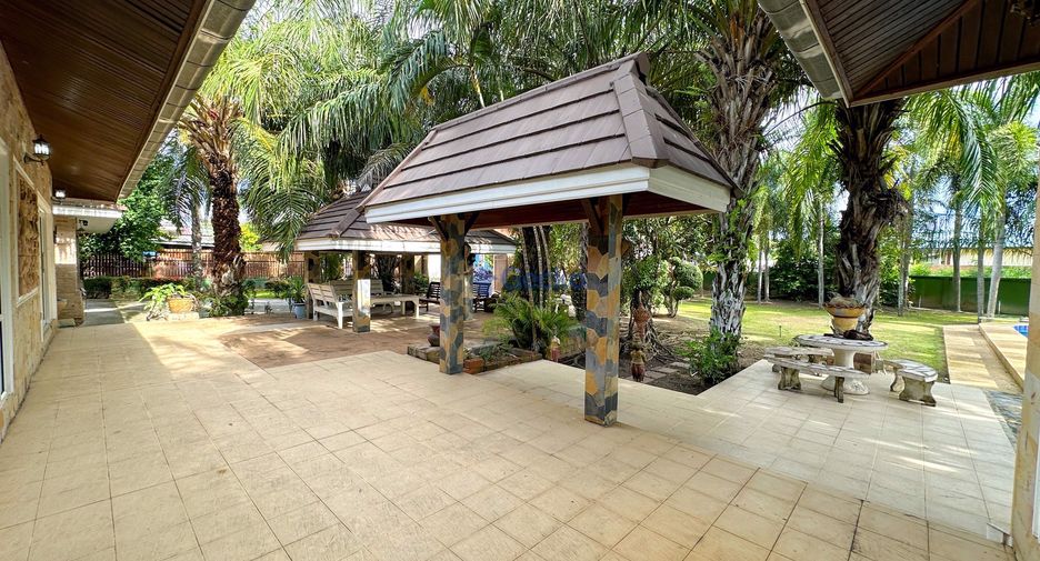 For rent 3 bedrooms house in Huay Yai, Pattaya
