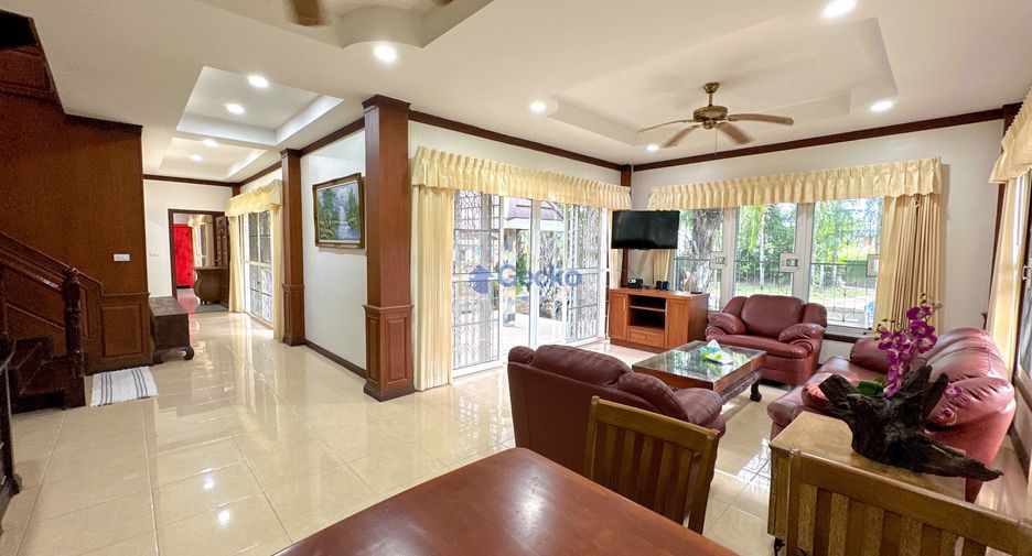 For rent 3 bedrooms house in Huay Yai, Pattaya