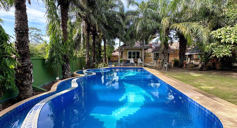 For rent 3 bedrooms house in Huay Yai, Pattaya