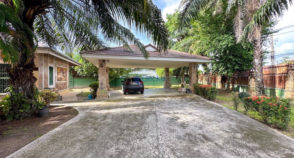 For rent 3 bedrooms house in Huay Yai, Pattaya