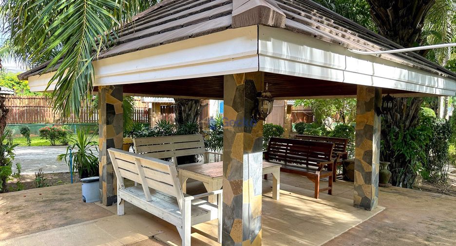 For rent 3 bedrooms house in Huay Yai, Pattaya