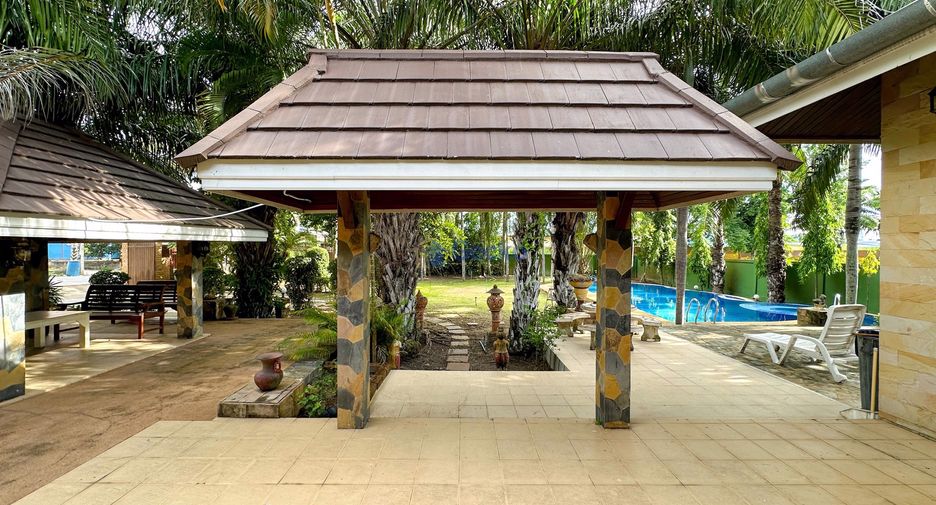 For rent 3 bedrooms house in Huay Yai, Pattaya