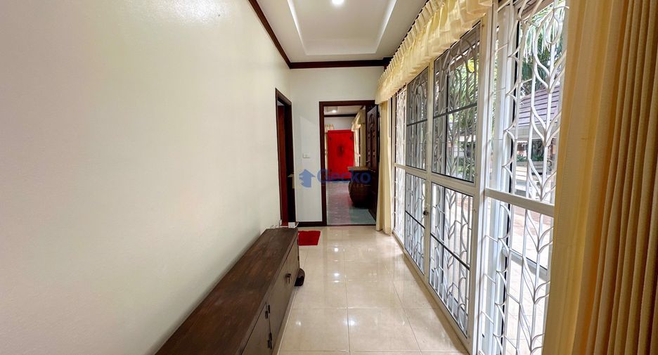 For rent 3 bedrooms house in Huay Yai, Pattaya