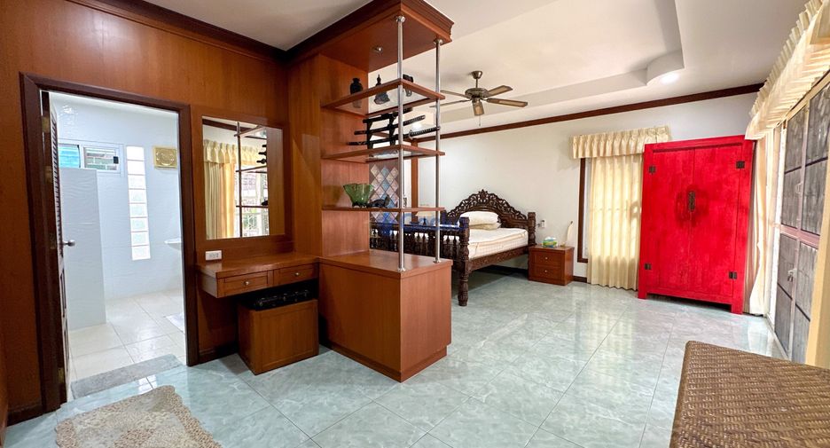 For rent 3 bedrooms house in Huay Yai, Pattaya